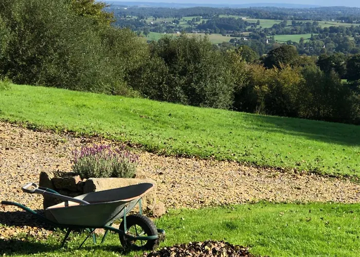 The Stable Nyaraló *